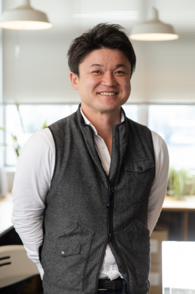 株式会社and 代表取締役
朝森良司